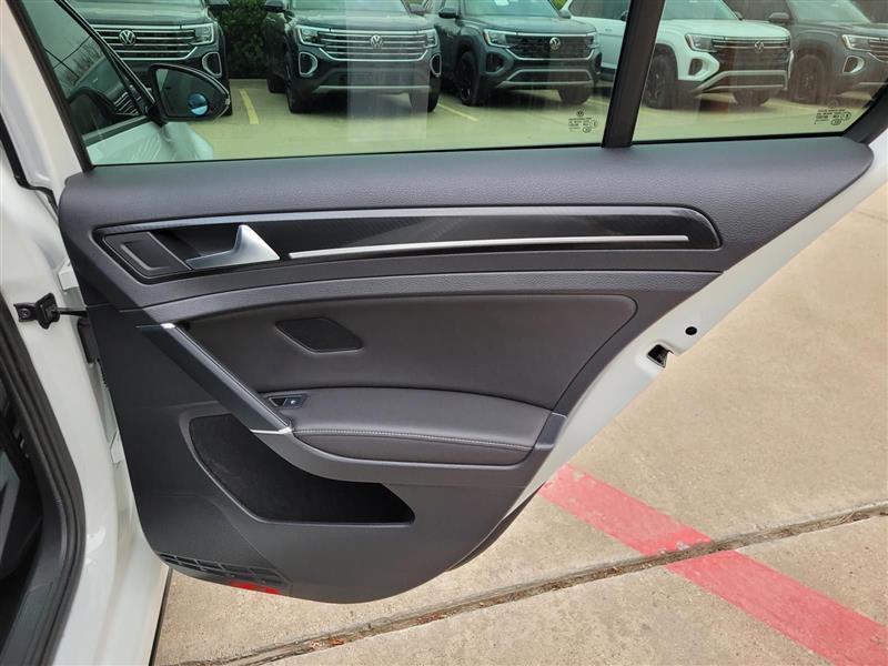 Volkswagen Golf R DCS and Navigation 6M 2019