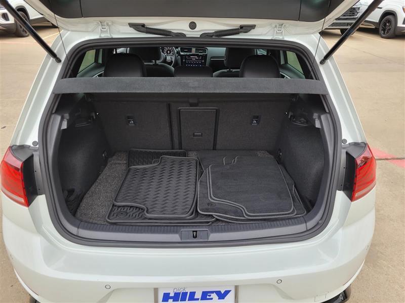 Volkswagen Golf R DCS and Navigation 6M 2019
