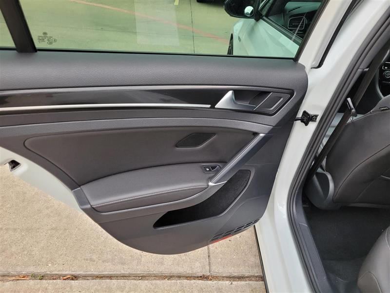 Volkswagen Golf R DCS and Navigation 6M 2019