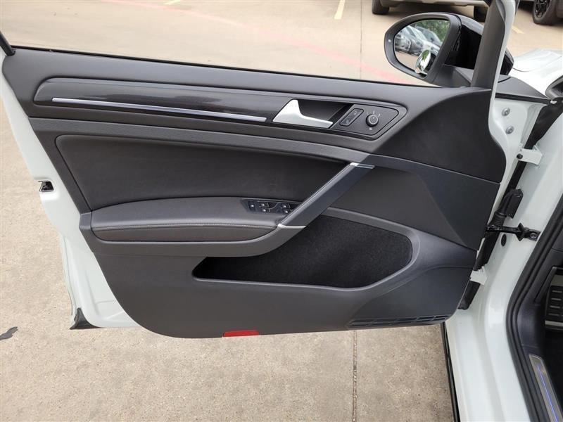 Volkswagen Golf R DCS and Navigation 6M 2019
