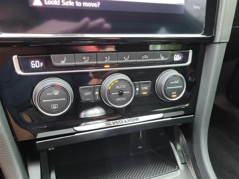 Volkswagen Golf R DCS and Navigation 6M 2019