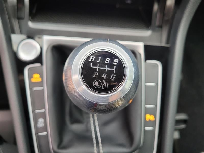 Volkswagen Golf R DCS and Navigation 6M 2019