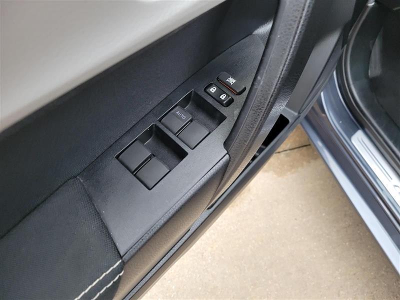 Toyota Corolla LE CVT 2015