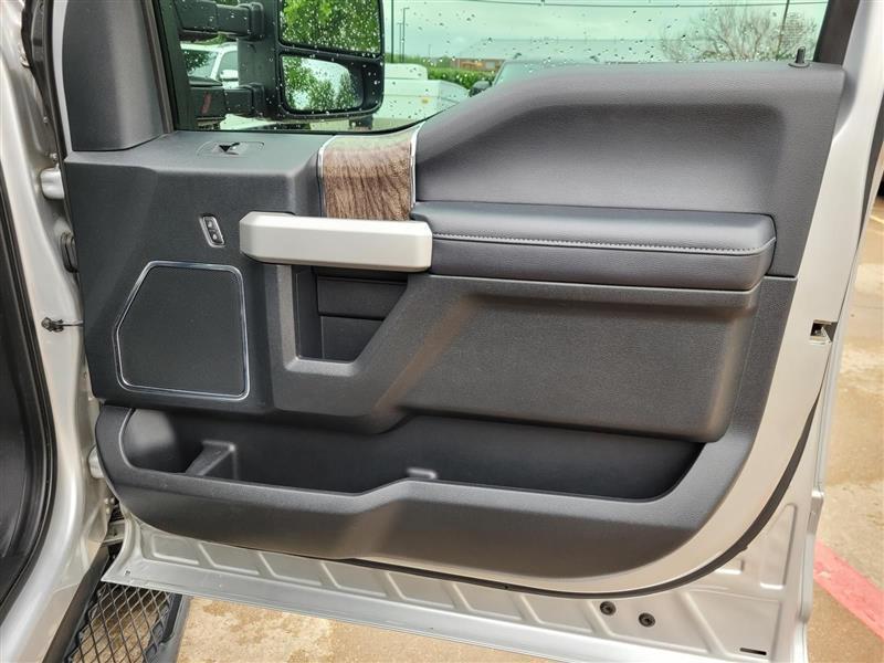 Ford F-250 SD Lariat Crew Cab 4WD 2019