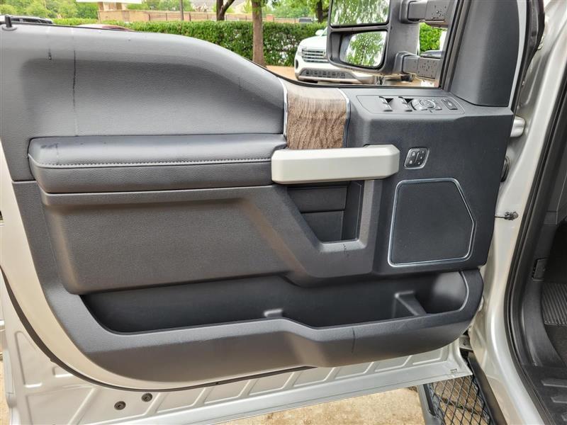 Ford F-250 SD Lariat Crew Cab 4WD 2019