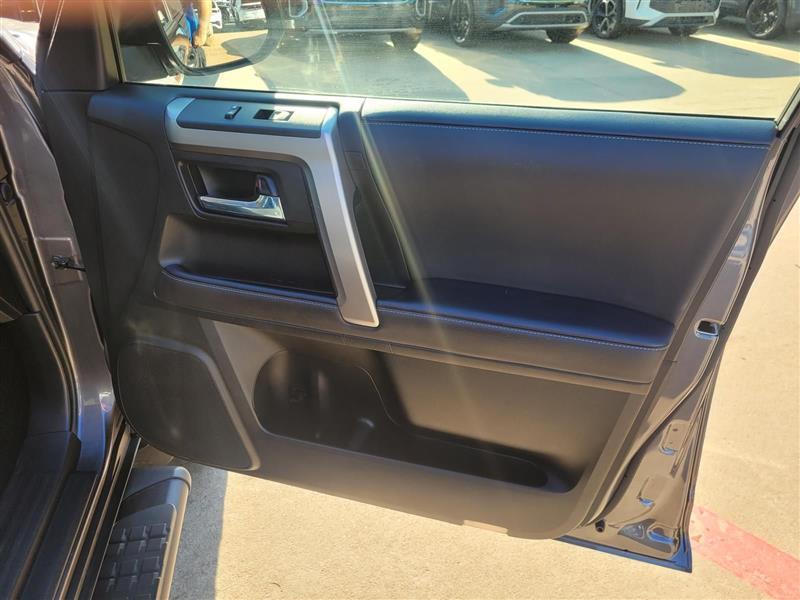 Toyota 4Runner SR5 Premium 4WD 2023