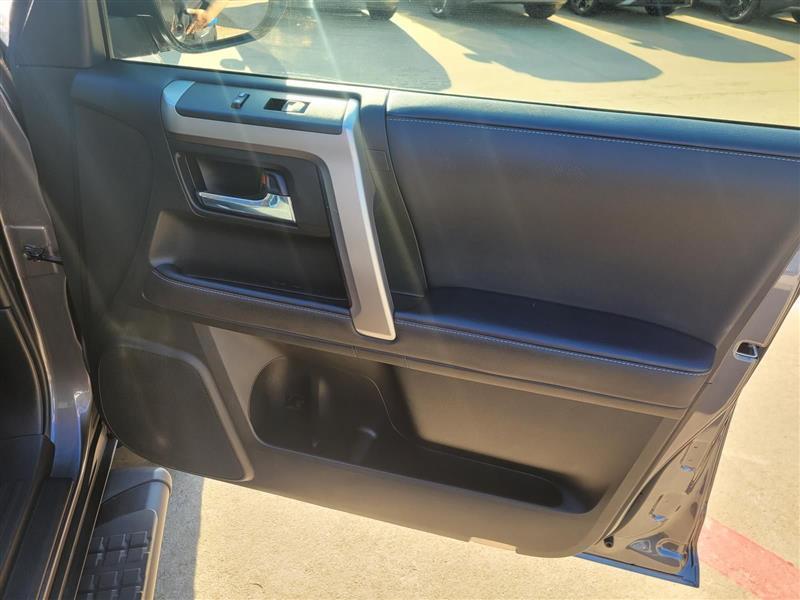 Toyota 4Runner SR5 Premium 4WD 2023