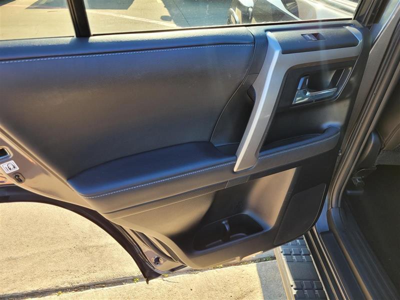 Toyota 4Runner SR5 Premium 4WD 2023