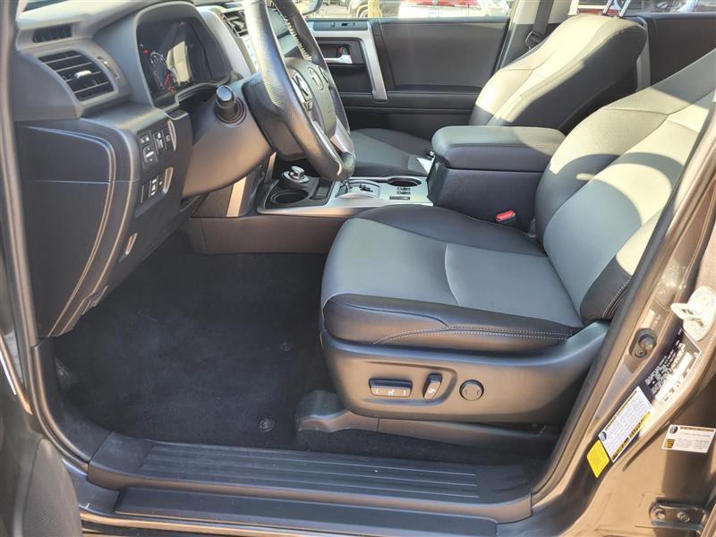 Toyota 4Runner SR5 Premium 4WD 2023