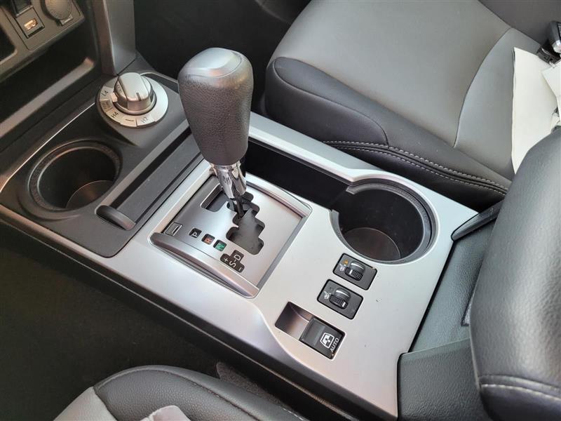 Toyota 4Runner SR5 Premium 4WD 2023