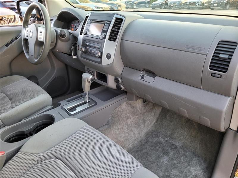 Nissan Frontier SV Crew Cab 5AT 4WD 2018
