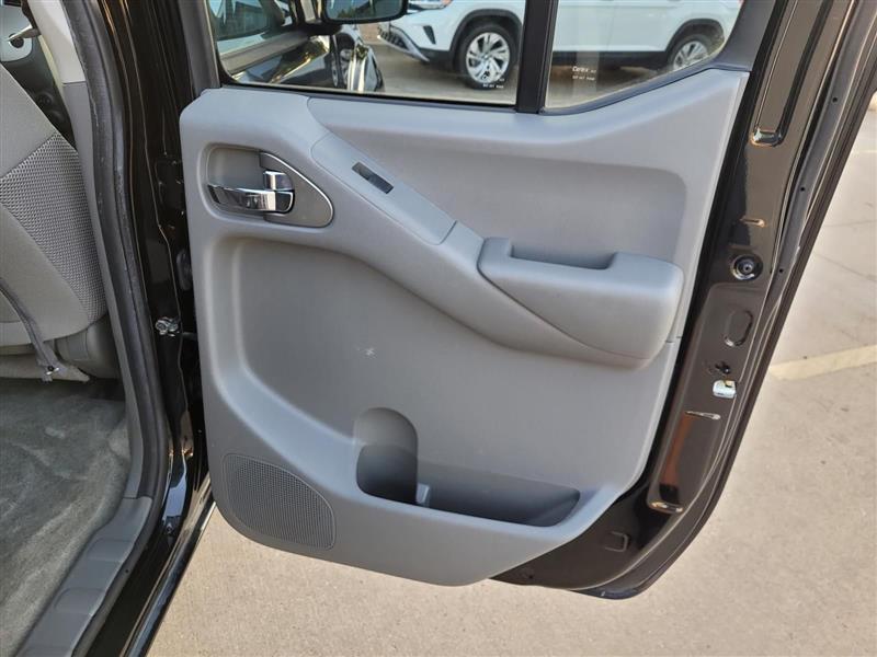 Nissan Frontier SV Crew Cab 5AT 4WD 2018