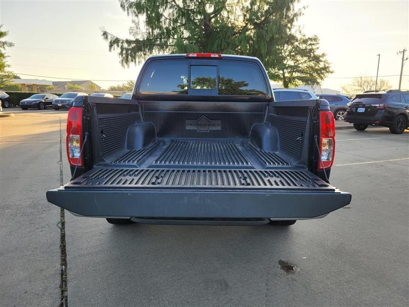 Nissan Frontier SV Crew Cab 5AT 4WD 2018