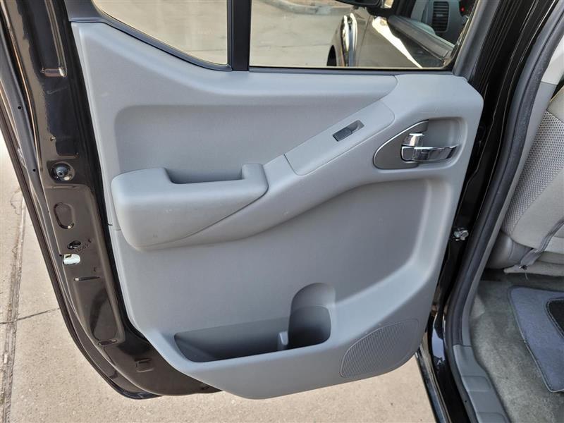 Nissan Frontier SV Crew Cab 5AT 4WD 2018