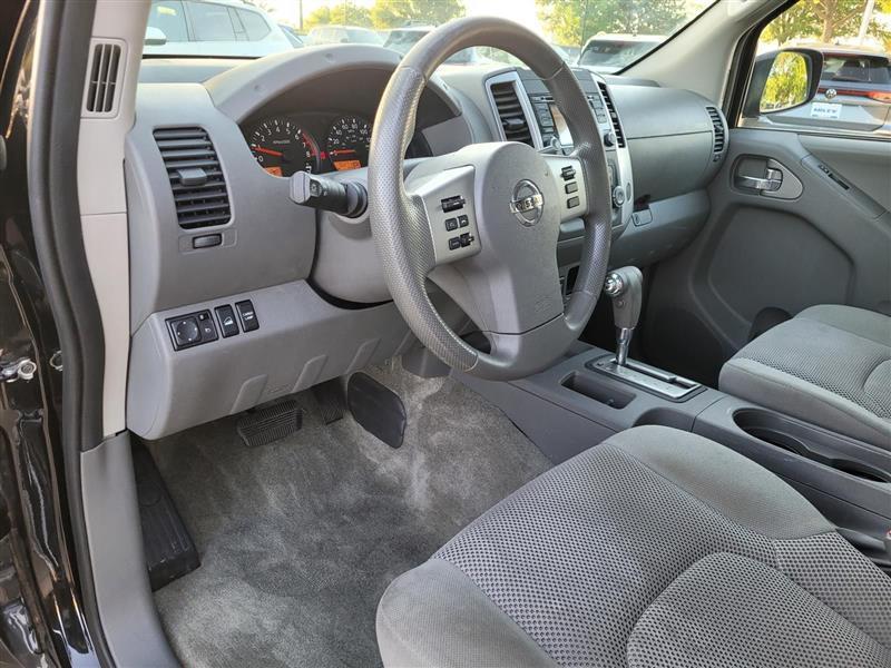 Nissan Frontier SV Crew Cab 5AT 4WD 2018