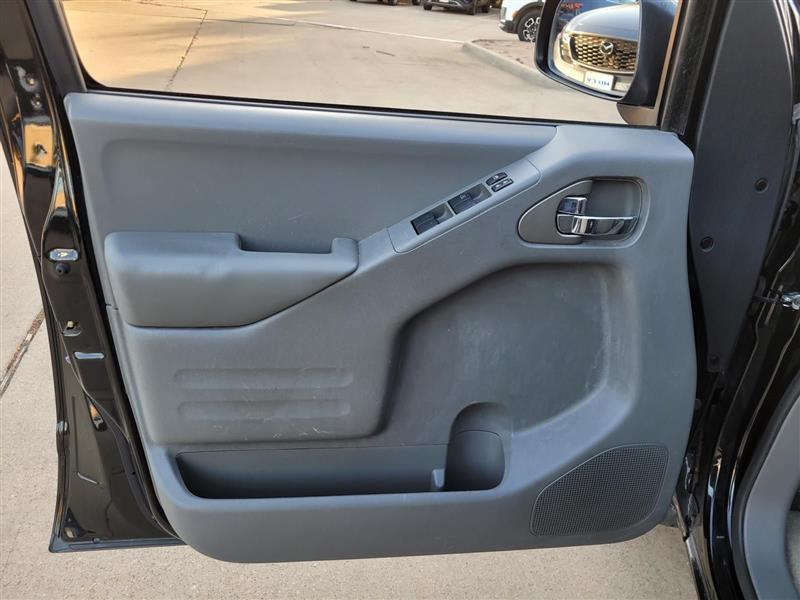 Nissan Frontier SV Crew Cab 5AT 4WD 2018