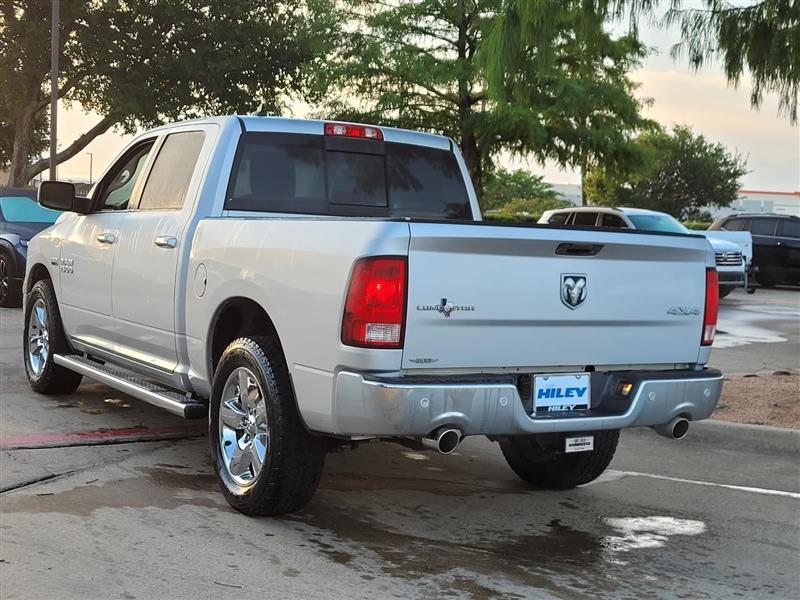 RAM 1500 SLT Crew Cab SWB 4WD 2015