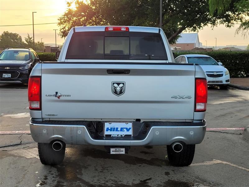 RAM 1500 SLT Crew Cab SWB 4WD 2015