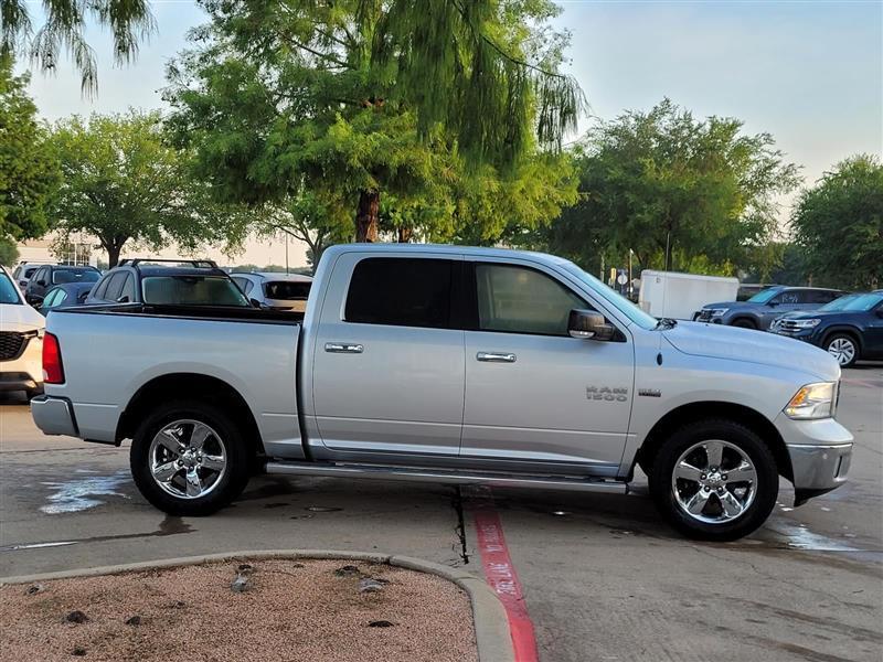RAM 1500 SLT Crew Cab SWB 4WD 2015