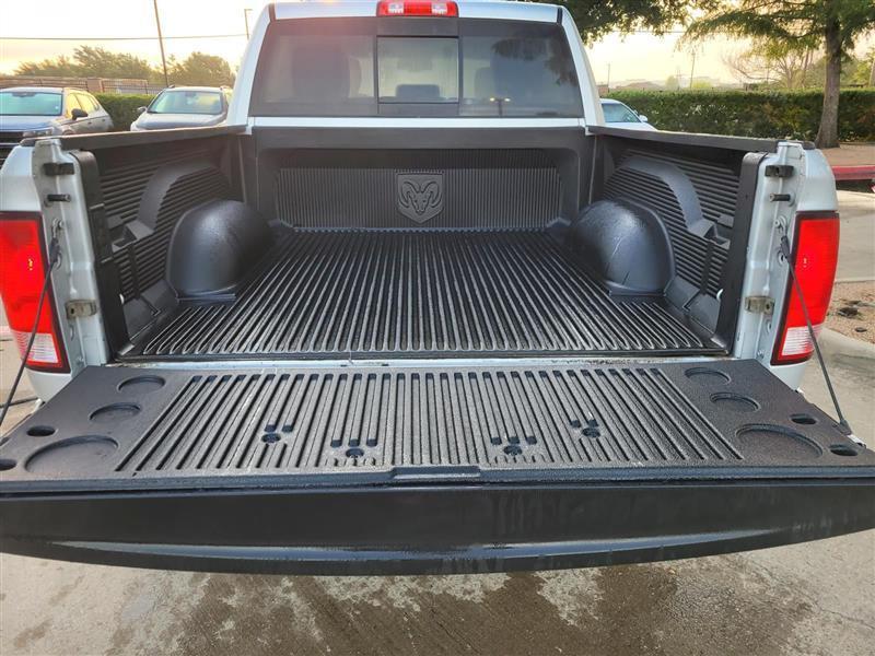 RAM 1500 SLT Crew Cab SWB 4WD 2015