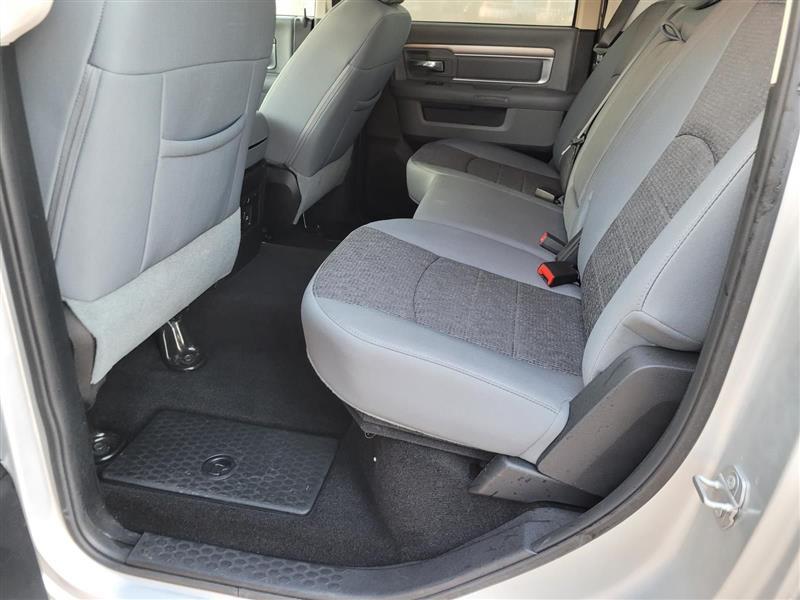 RAM 1500 SLT Crew Cab SWB 4WD 2015
