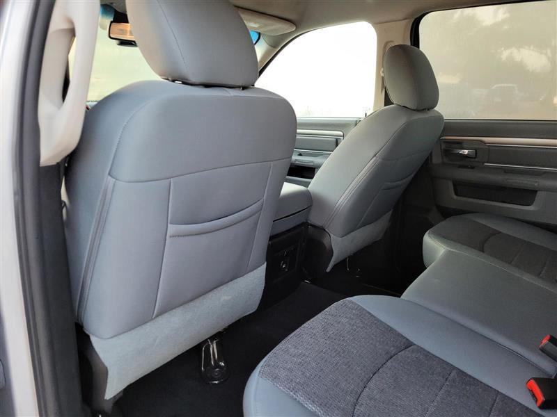RAM 1500 SLT Crew Cab SWB 4WD 2015