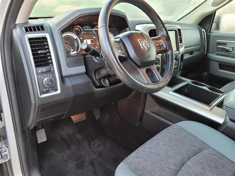 RAM 1500 SLT Crew Cab SWB 4WD 2015