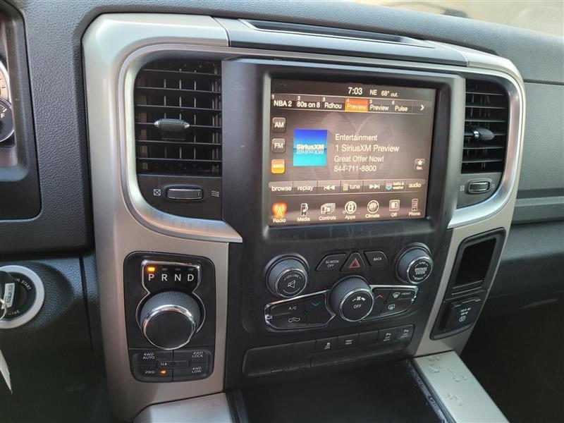 RAM 1500 SLT Crew Cab SWB 4WD 2015
