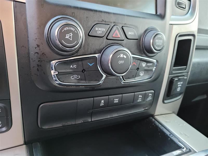 RAM 1500 SLT Crew Cab SWB 4WD 2015
