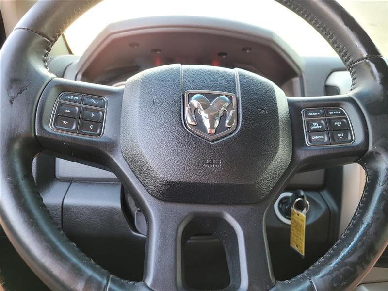 RAM 1500 SLT Crew Cab SWB 4WD 2015