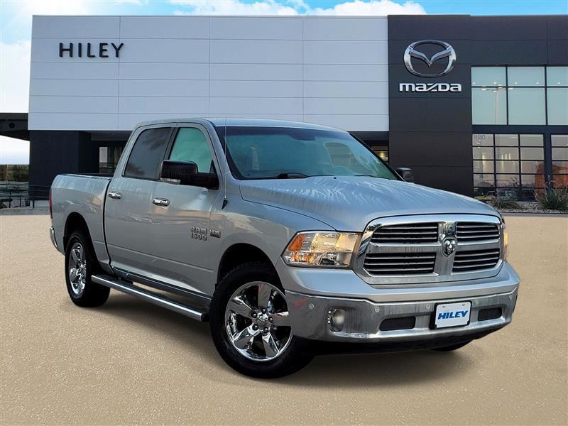 2015 RAM 1500 SLT Crew Cab SWB 4WD