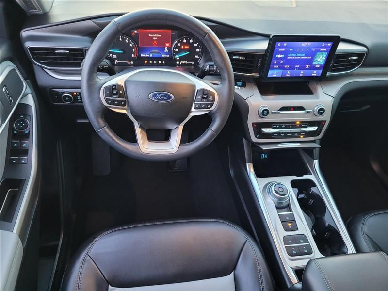 Ford Explorer XLT 2023