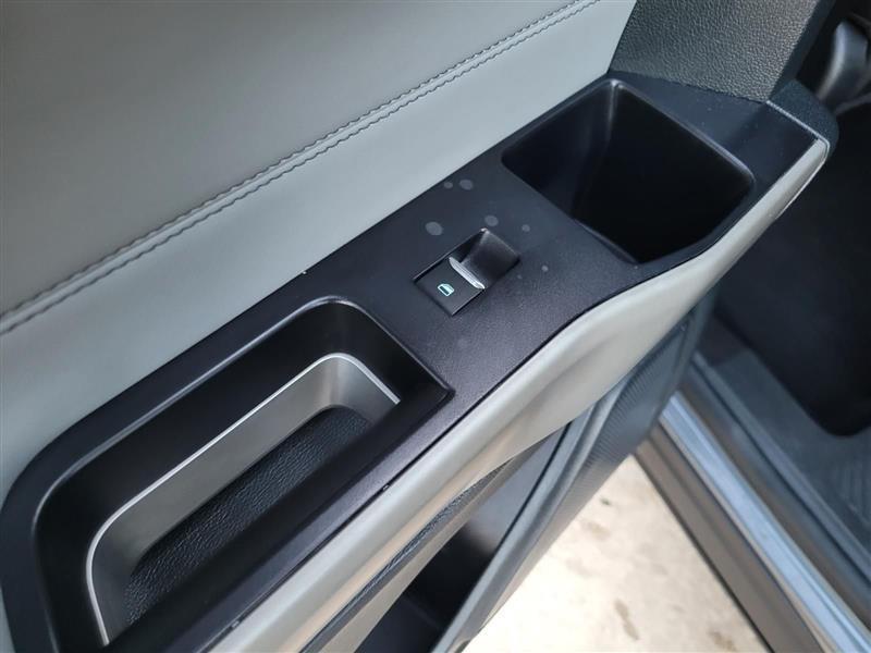 Ford Explorer XLT 2023