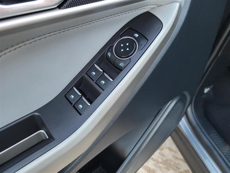 Ford Explorer XLT 2023