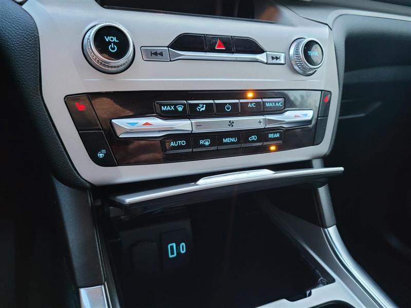 Ford Explorer XLT 2023
