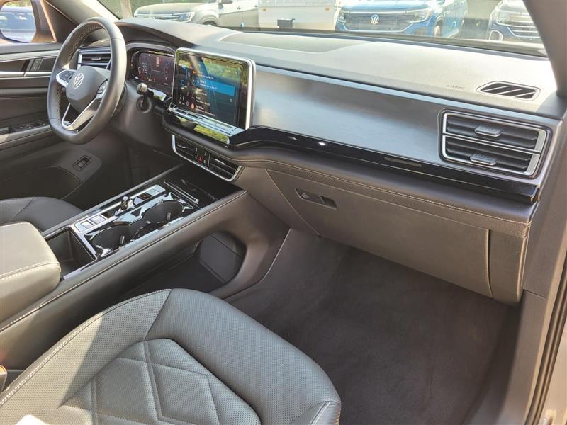 Volkswagen Atlas Cross Sport SE w/Technology 2024