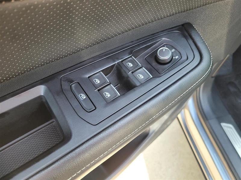Volkswagen Atlas Cross Sport SE w/Technology 2024
