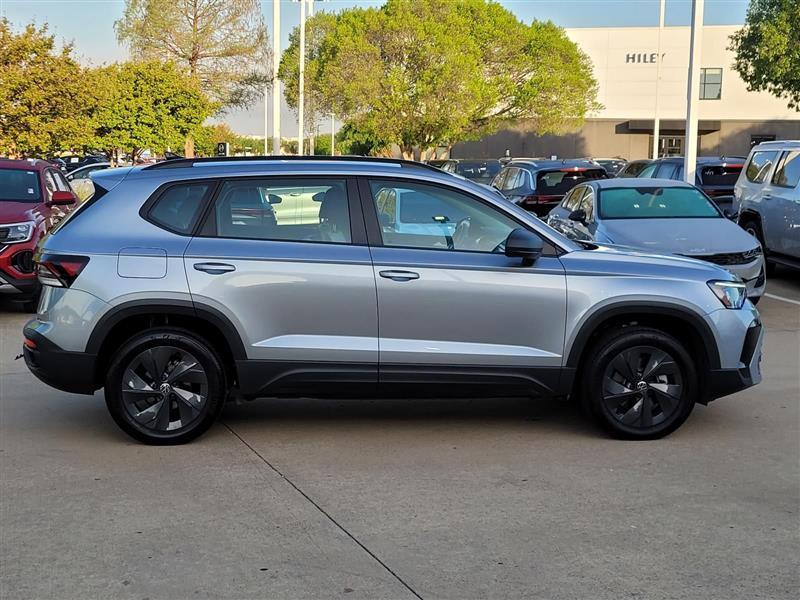 Volkswagen Taos S 2025
