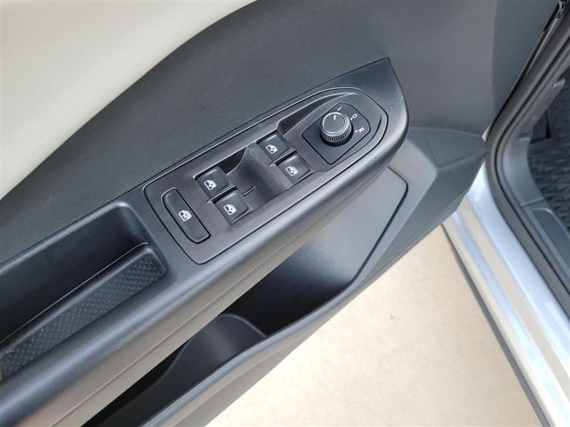 Volkswagen Taos S 2025