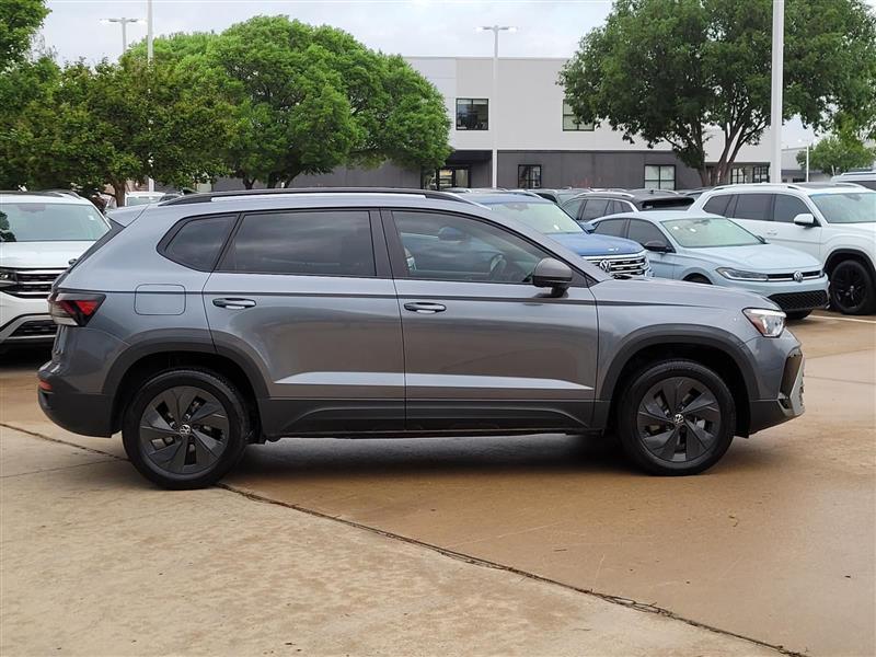 Volkswagen Taos S 2025