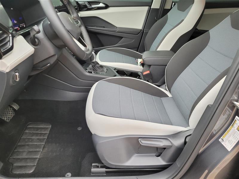 Volkswagen Taos S 2025