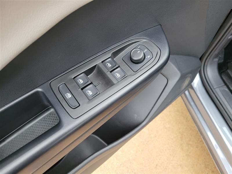 Volkswagen Taos S 2025