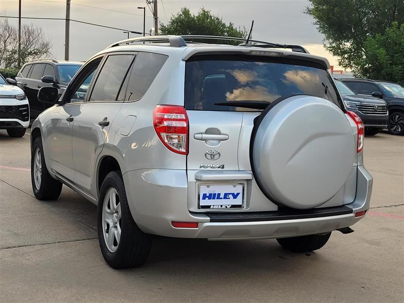 Toyota RAV4 Base I4 2WD 2012