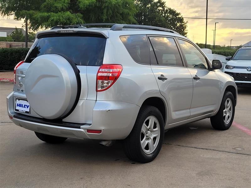 Toyota RAV4 Base I4 2WD 2012