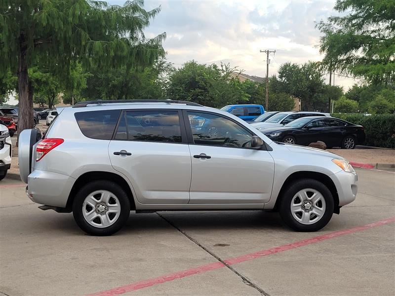Toyota RAV4 Base I4 2WD 2012