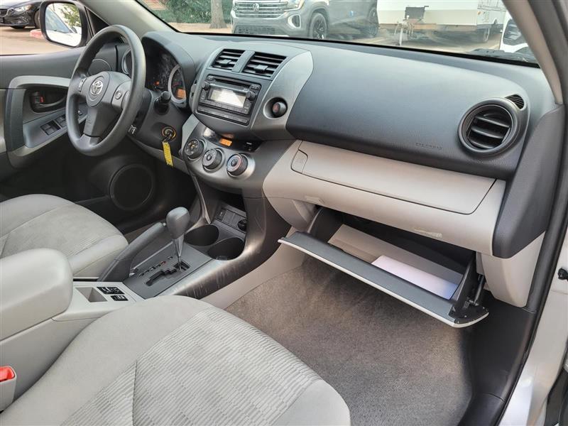 Toyota RAV4 Base I4 2WD 2012