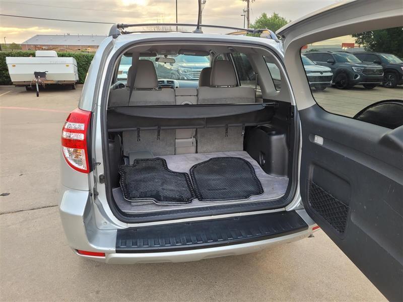 Toyota RAV4 Base I4 2WD 2012