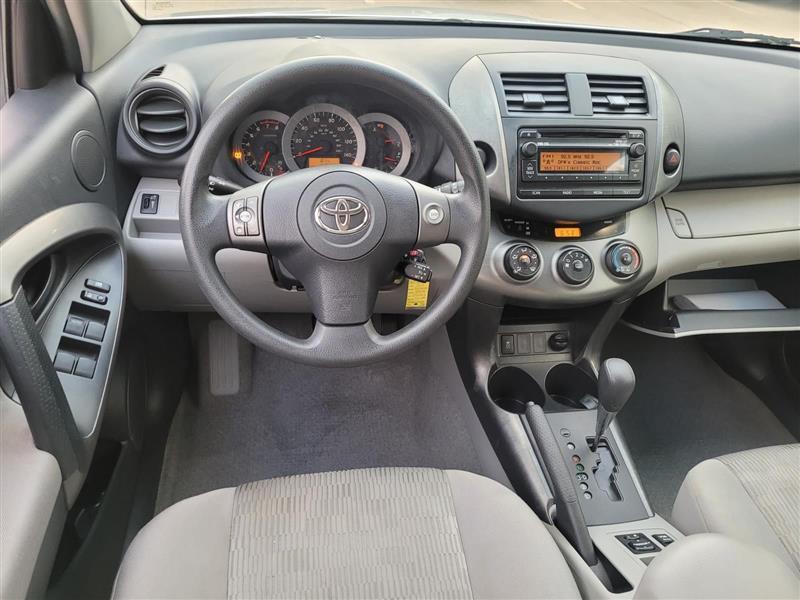 Toyota RAV4 Base I4 2WD 2012
