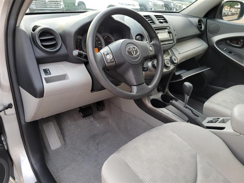 Toyota RAV4 Base I4 2WD 2012