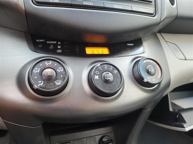 Toyota RAV4 Base I4 2WD 2012